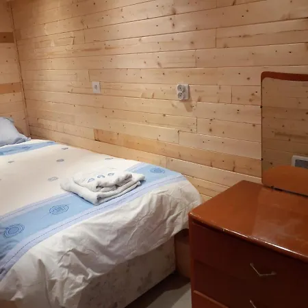 Holiday Chalet 3 Set In Peaceful Countryside Landsted Lusignac