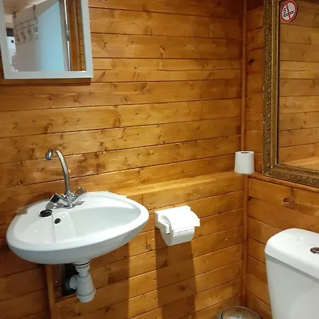 Landsted Holiday Chalet 3 Set In Peaceful Countryside